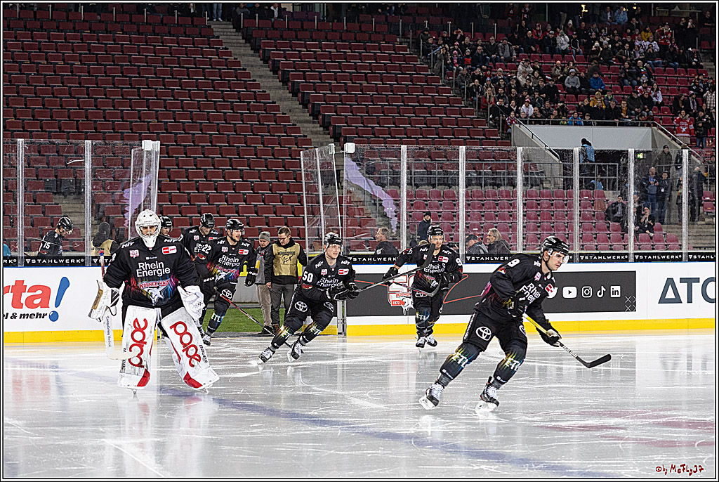 PENNY DEL;  Kölner Haie - Fischtown Pinguins; Köln, 22.12.2022